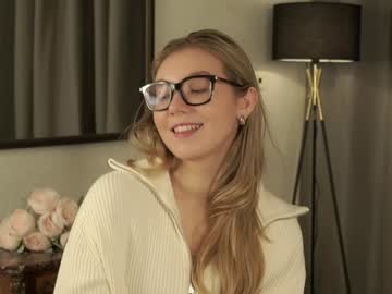 girl cam all day gillianelletson image #8397514