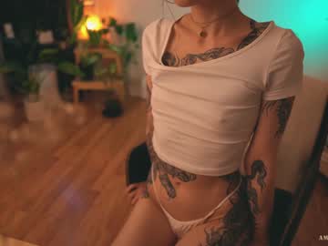 girl cam all day ambientink image #3221129