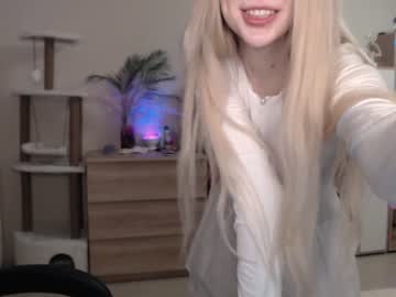 girl cam all day gudeeetama image #362031