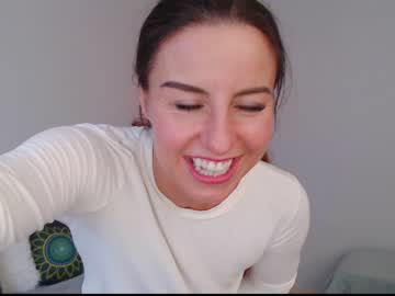girl cam all day emerald_kittycat image #3338756