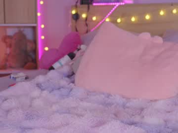 girl cam all day kittenmoon_ image #7959459