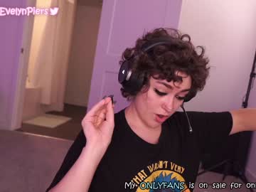 girl cam all day evelynpiers image #2309415