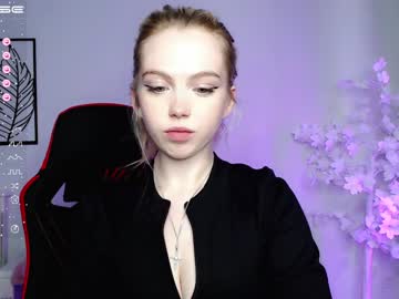 girl cam all day small_blondee image #3848325