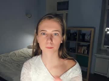 girl cam all day jillwells image #3741608