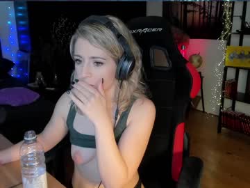 girl cam all day kimilee22 image #4748001