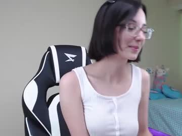 girl cam all day queen_kitty1818 image #2003483