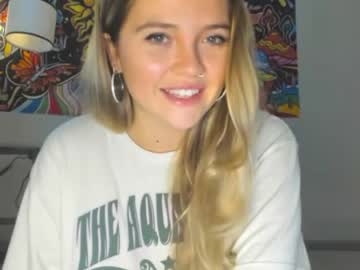 girl cam all day angiefaith image #3219229
