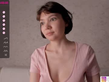 girl cam all day bzzzme image #4968168