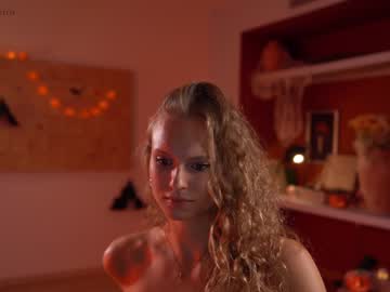 girl cam all day chillwithkira image #2982824