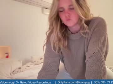 girl cam all day bloomyogi image #4169173