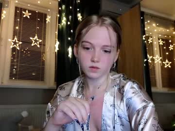 girl cam all day small_blondee image #6005331