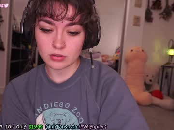 girl cam all day evelynpiers image #4235703