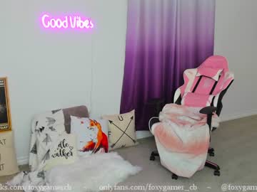girl cam all day foxy_gamer image #1275575