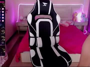 girl cam all day queen_kitty1818 image #2986859