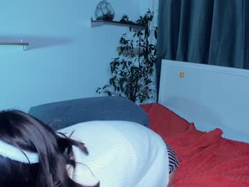 girl cam all day _night_moon_ image #5924319