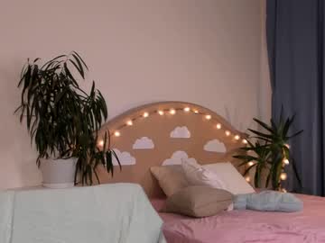 girl cam all day linellali image #2750355