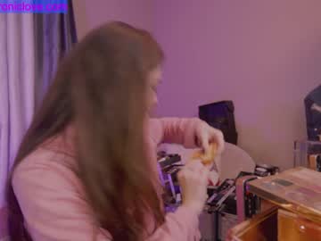 girl cam all day chroniclove image #3477390