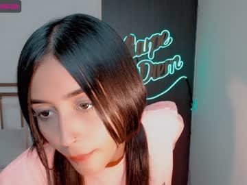 girl cam all day gummy_bear7 image #2687786