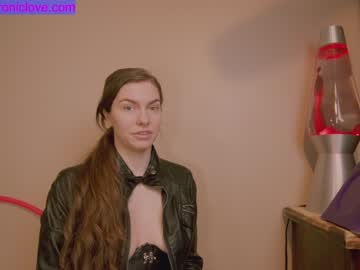 girl cam all day chroniclove image #3628619