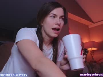 girl cam all day chroniclove image #6755406