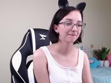 girl cam all day queen_kitty1818 image #2039978