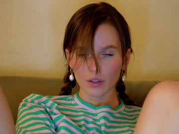 girl cam all day ellaa91 image #2652368