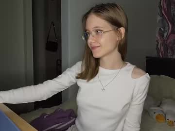 girl cam all day lowress image #8993283
