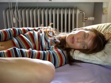 girl cam all day ellaa91 image #2857401