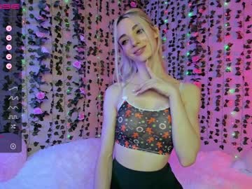 girl cam all day bunnydollstella image #3361296