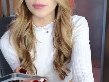 girl cam all day yononeey image #9583731