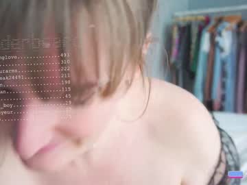 girl cam all day boobsgwendy image #3445013