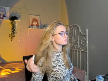 girl cam all day linellali image #2499103