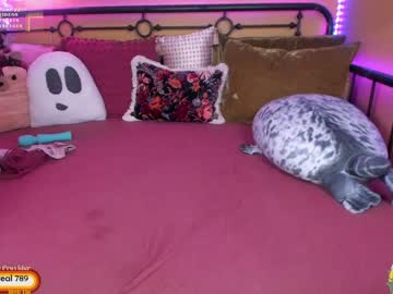 girl cam all day daydreamur_gurl image #2575812