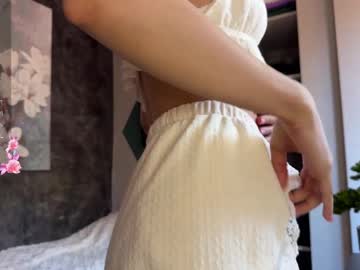 girl cam all day plumybun image #9342931