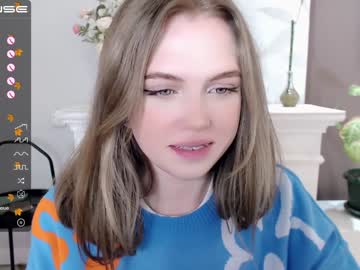 girl cam all day small_blondee image #2879146