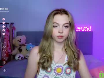 girl cam all day small_blondee image #4696976