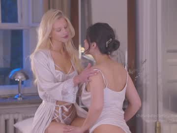 girl cam all day _2strangers image #4819118