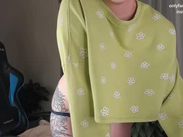 girl cam all day aavee image #2803594