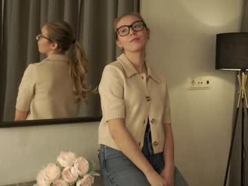 girl cam all day gillianelletson image #8390697