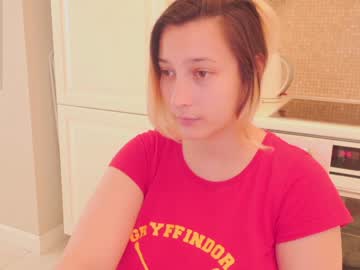 girl cam all day aveksmr image #2258589