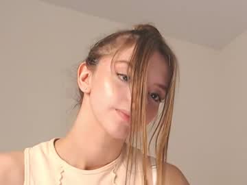 girl cam all day lesi_moon image #5017032