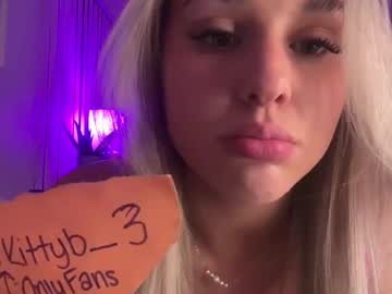 girl cam all day kittypooh386196 image #8663600