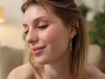 girl cam all day refined_style image #9450281