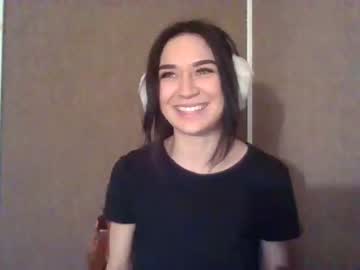 girl cam all day heidiknight555 image #3486180