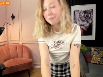 girl cam all day lottie_shine image #3305297