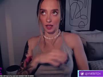 girl cam all day _yvie_ image #5886743