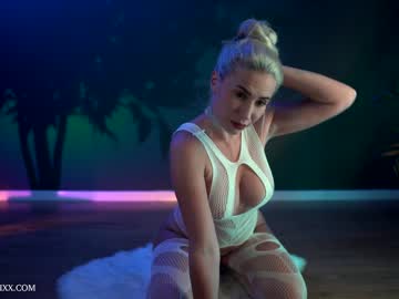 girl cam all day provocatrixx image #3011514