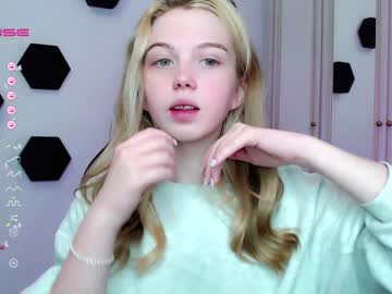girl cam all day small_blondee image #4231350
