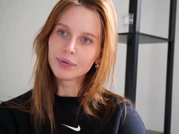 girl cam all day ellaa91 image #3575715