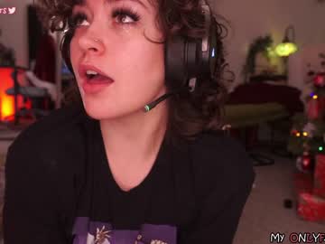 girl cam all day evelynpiers image #3379788